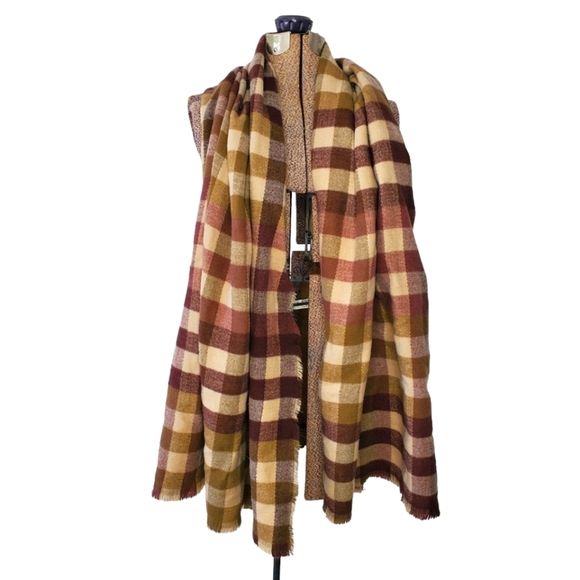 Large Zara green and purple plaid knit scarf - Picture 3 of 8